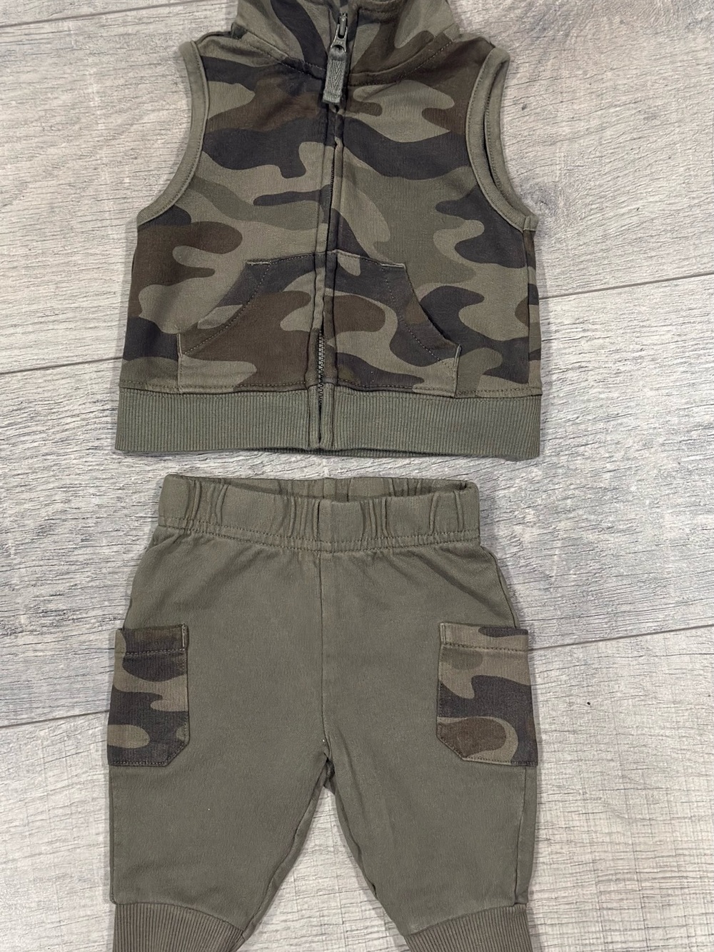 Carter’s Baby Boy Camo Two-Piece Outfit – Size 3 Months